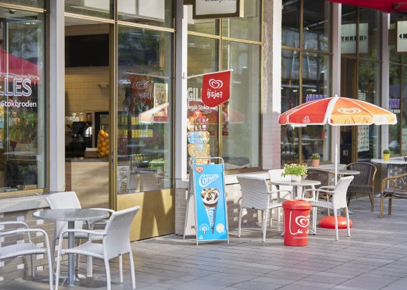 Laat zien dat je OLA ijs verkoopt met OLA materiaal 